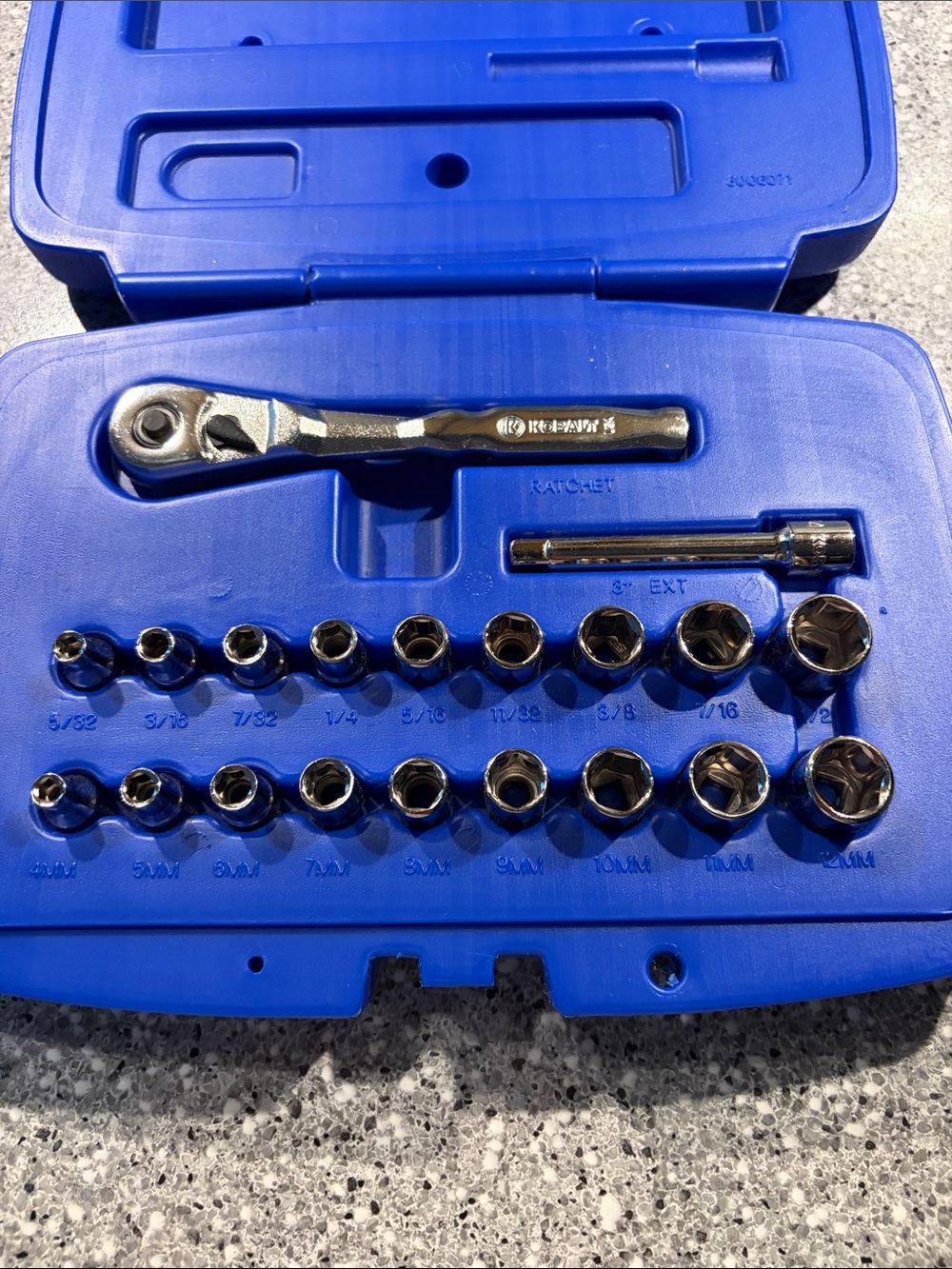 KOBALT 1/4" DR 20 PC METRIC & SAE SOCKET SET - Picture 4 of 7